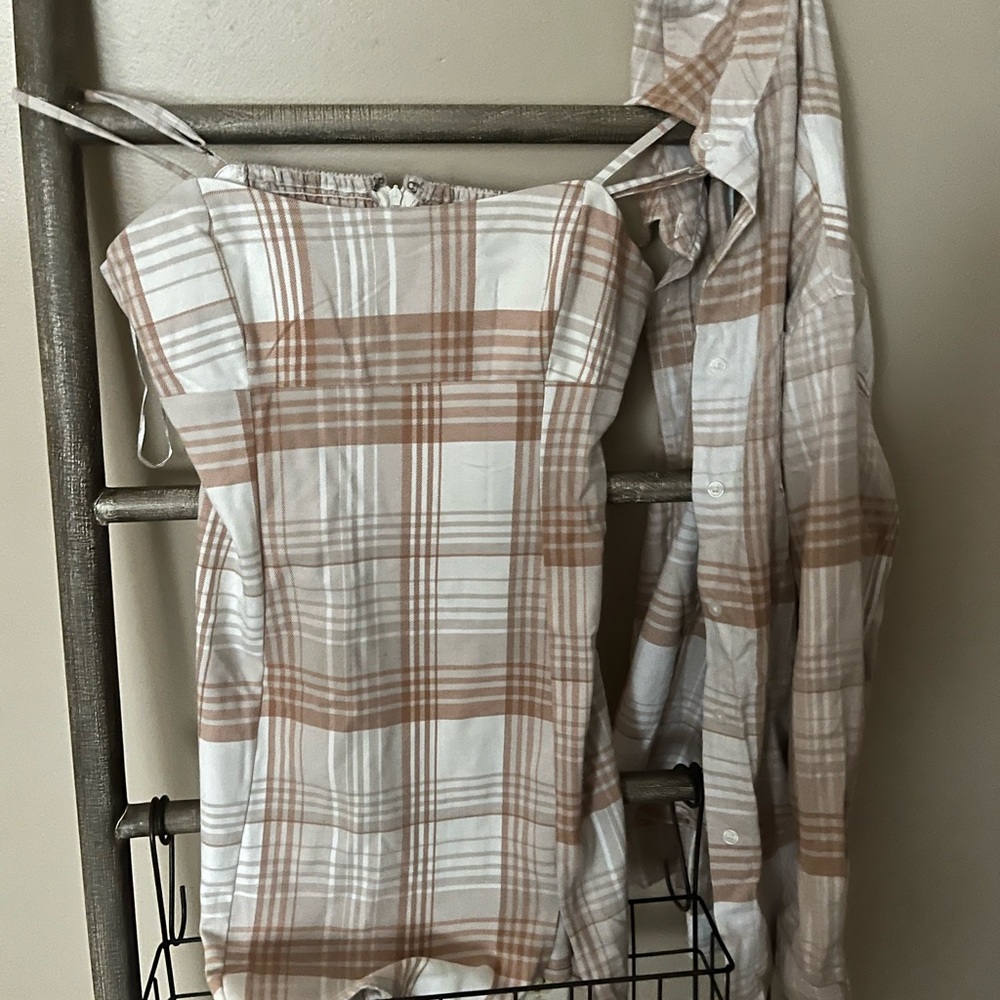 Aeropostale Plaid Dress in Tan and White